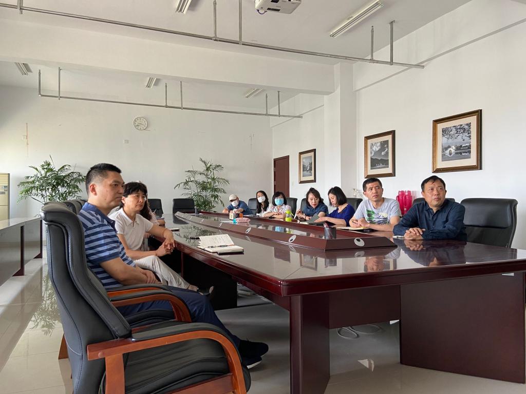 新澳门六合彩论坛
党员干部正在收看开幕式盛况